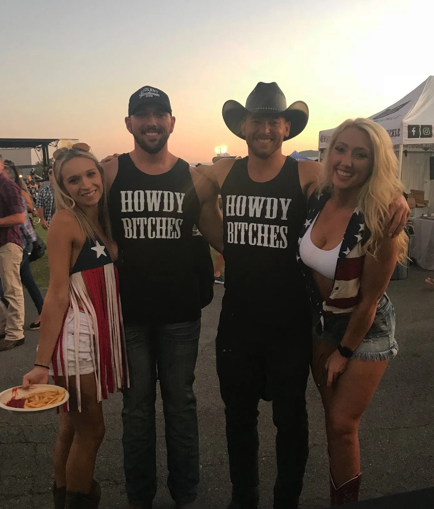 HOWDY BITCHES MEN'S TANK TOP