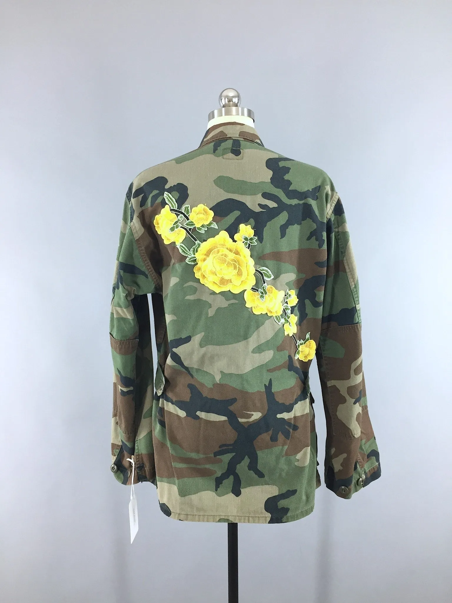 Vintage US Army Embroidered Camouflage Jacket / Yellow Floral Embroidery