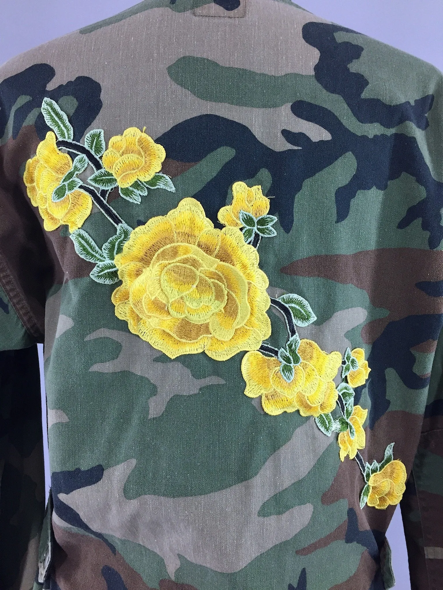 Vintage US Army Embroidered Camouflage Jacket / Yellow Floral Embroidery