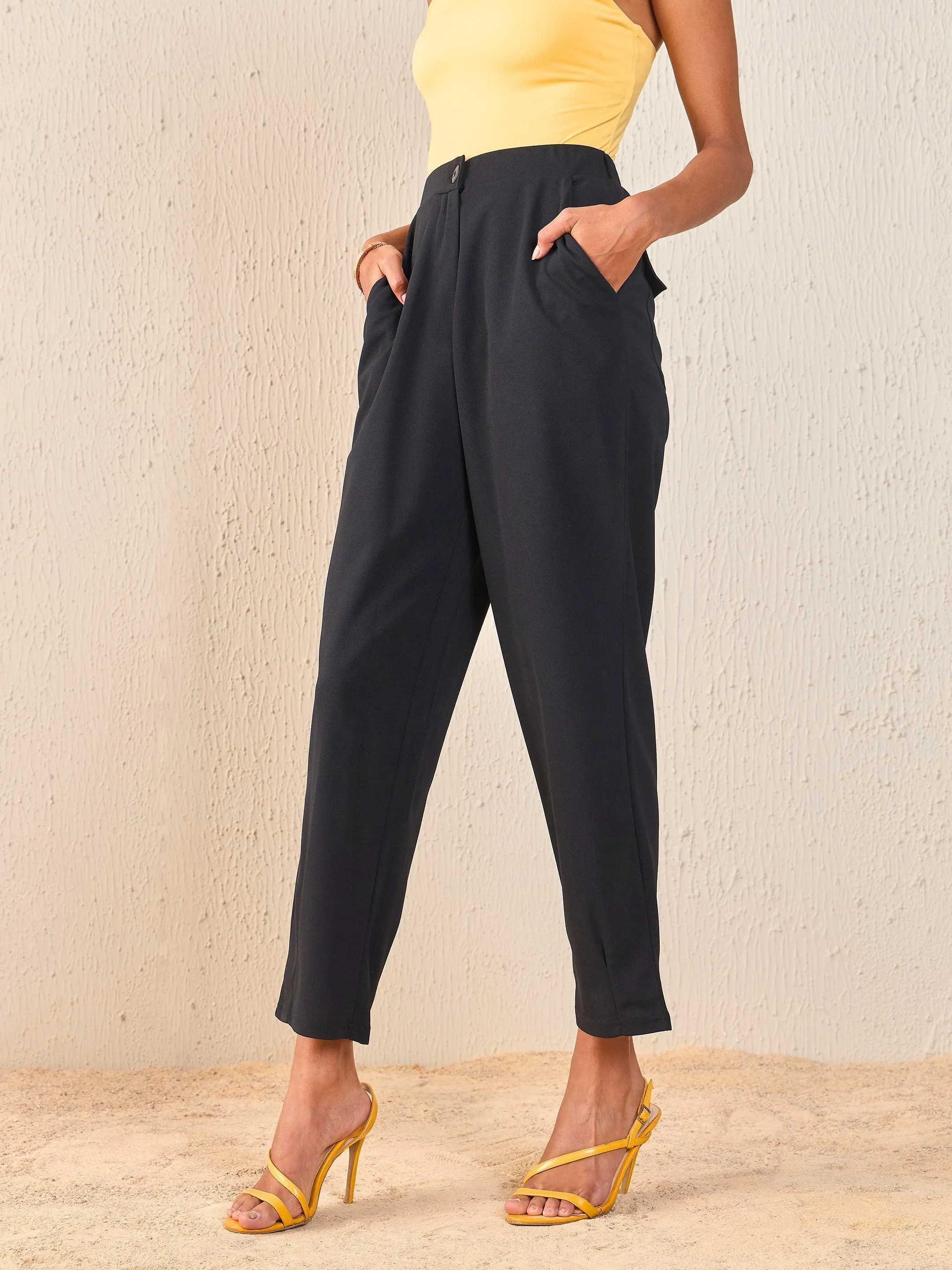 Women Black Back Flap Pocket Tapered Pants